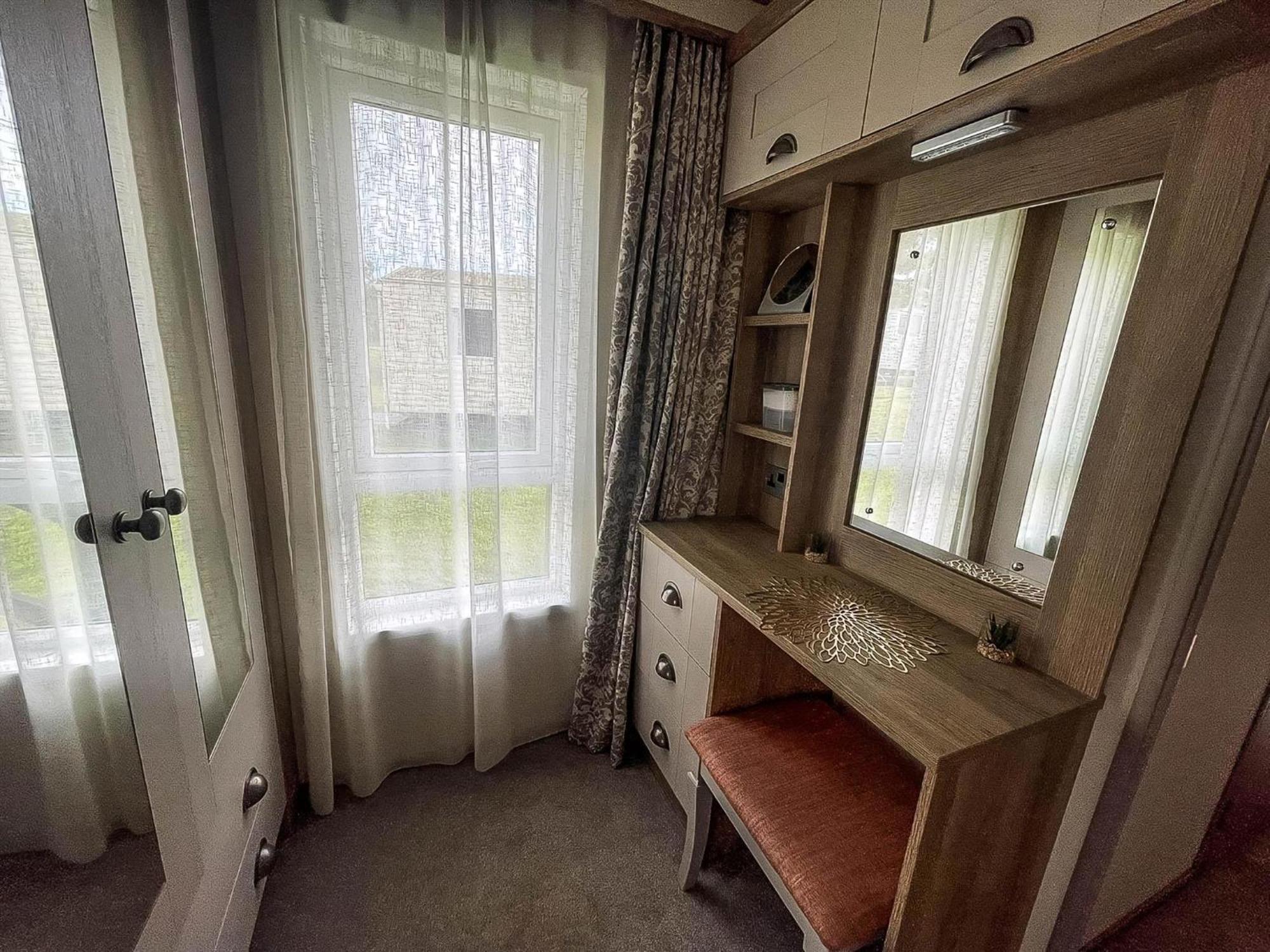 Stunning 8 Berth Caravan With Decking At Kessingland Beach Ref 90017D Benacre Eksteriør billede