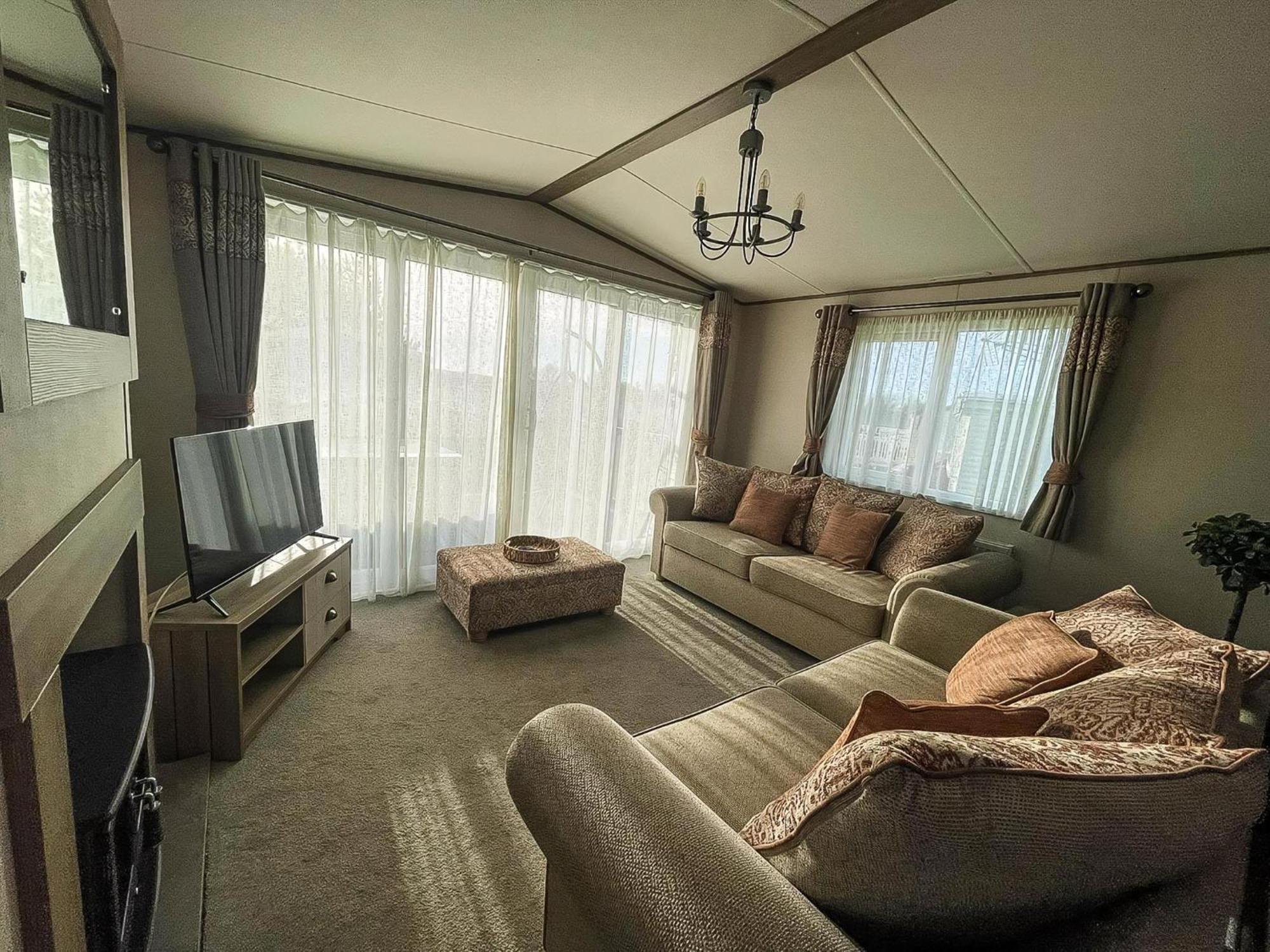 Stunning 8 Berth Caravan With Decking At Kessingland Beach Ref 90017D Benacre Eksteriør billede
